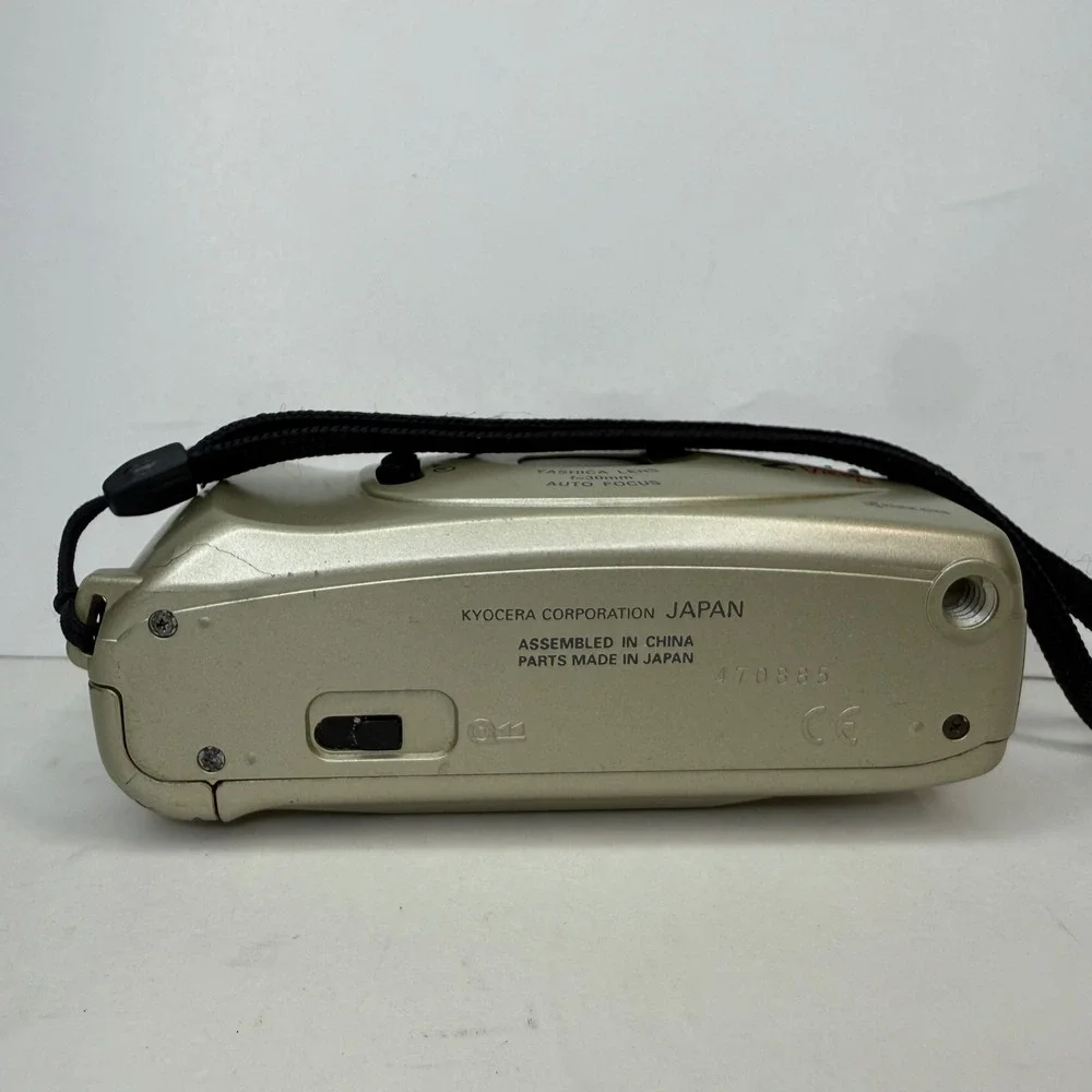 Yashica EZ View‎ AF 35mm Film Camera Kyocera 30mm Lens Champagne Gold